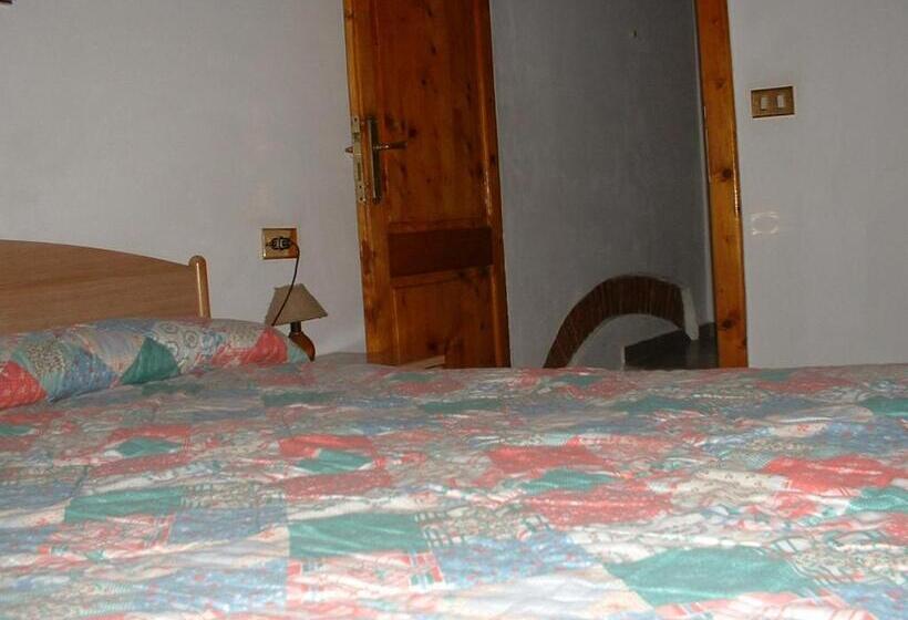 غرفة قياسية فردية, Il Pozzo Della Citerna