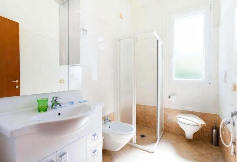 استودیوی استاندارد, Residence La Villetta