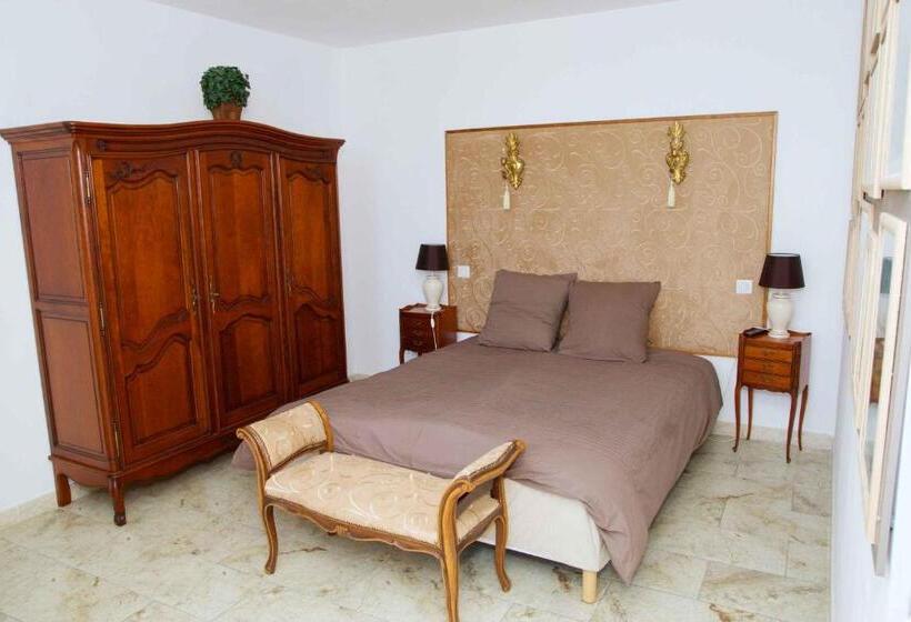 标准房带园景, Domaine De Bessilles