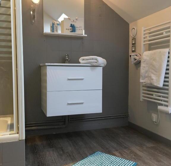 استودیوی استاندارد, Residence Croma