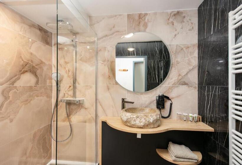 דירת חדר נוף לים, Résidence Bellevue