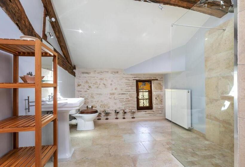 디럭스 패밀리 룸, Domaine De Rambeau