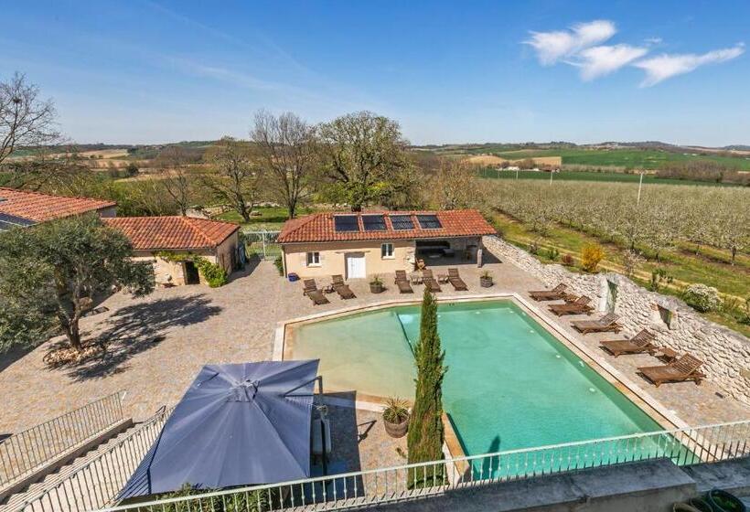 디럭스 패밀리 룸, Domaine De Rambeau