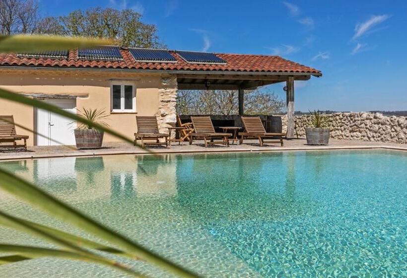 디럭스 패밀리 룸, Domaine De Rambeau