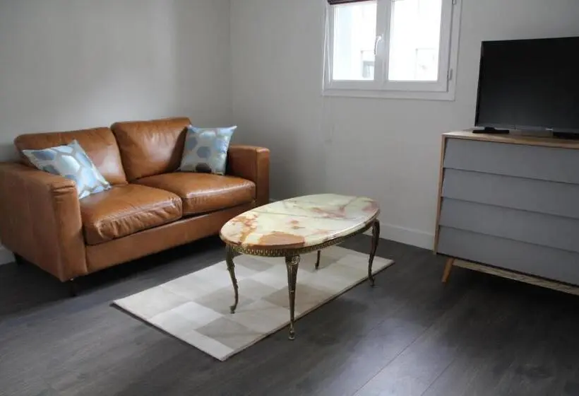 Superior-studio, Cosy Apparts Suresnes La Défense