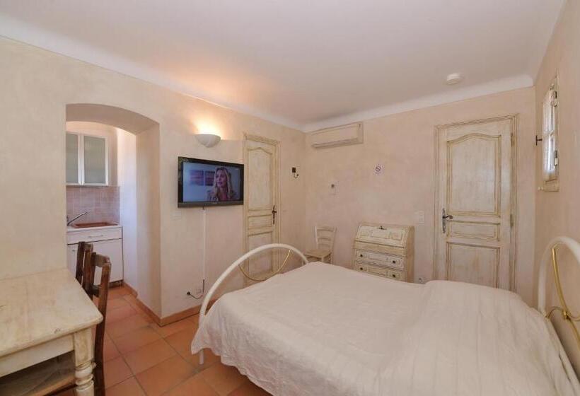 标准工作室, Les Lauriers Roses