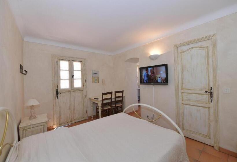 标准工作室, Les Lauriers Roses