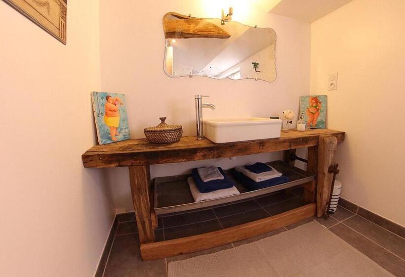 スタンダードルーム, Beaulieu La Source