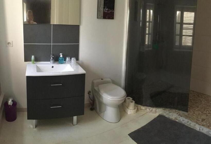 舒适三人间, Les Chambres D'hôtes D'alice Dior