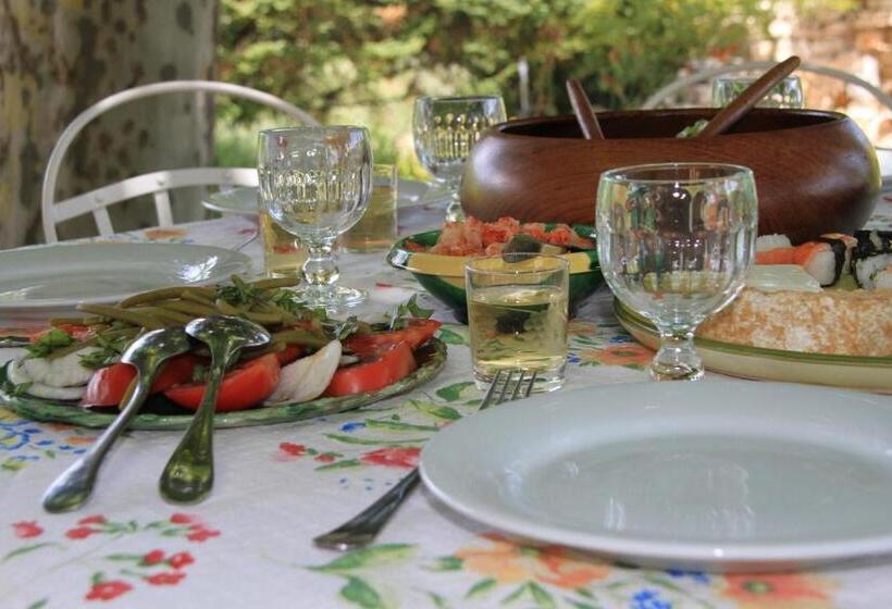 غرفة قياسية, Une Campagne En Provence