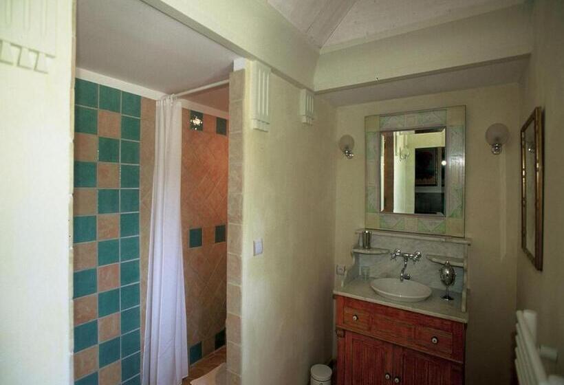 غرفة قياسية, Une Campagne En Provence