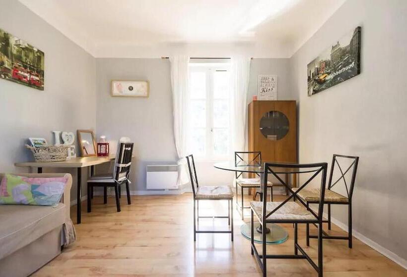 １ベッドルームアパートメント, Alexandra Apartments