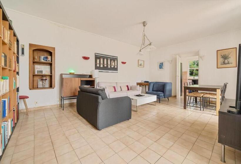 ２ベッドルームアパートメント, Alexandra Apartments