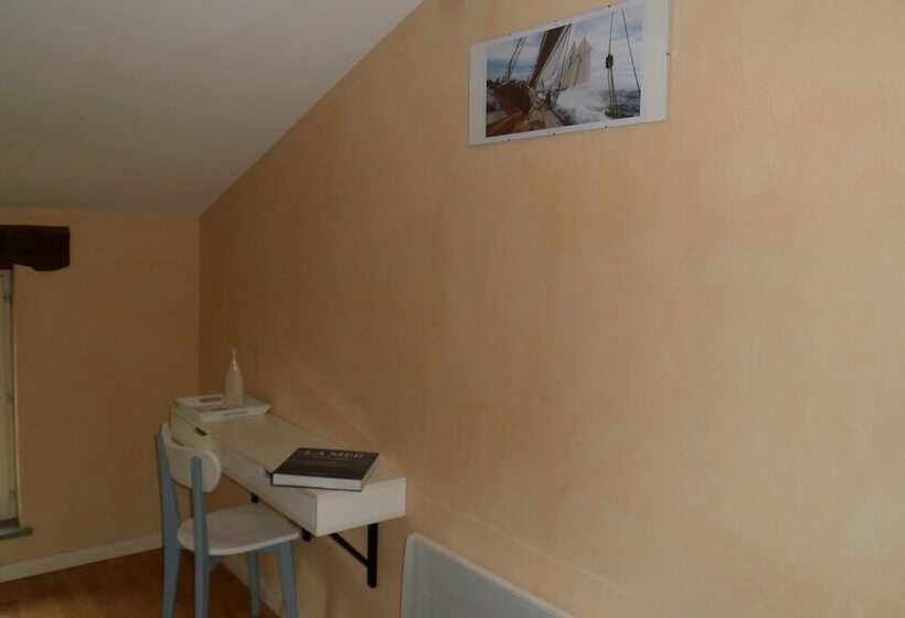 Номер Стандарт, La Ferme Aux Abeilles