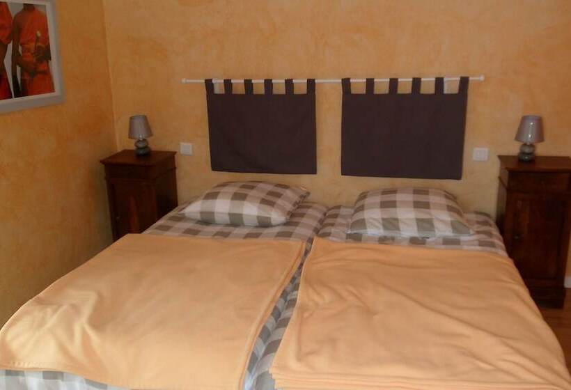 Номер Стандарт, La Ferme Aux Abeilles