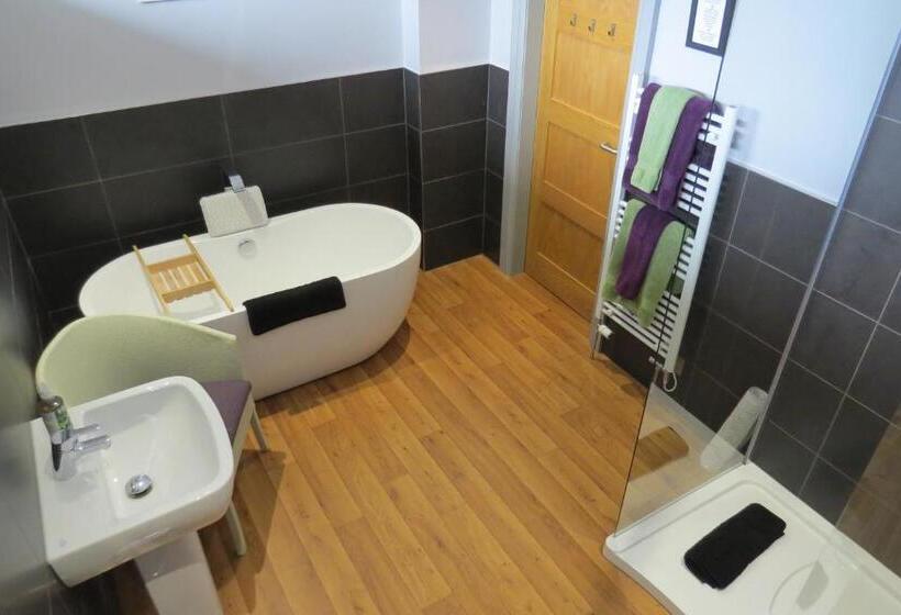 Номер Стандарт Вид на Сад, Monamore Guest House