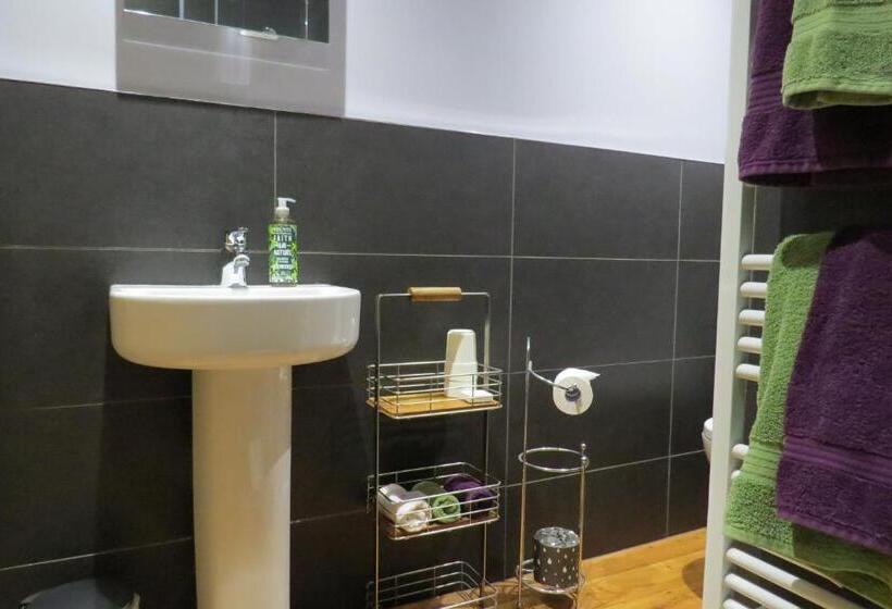 غرفة قياسية مطلّة علي الحديقة, Monamore Guest House