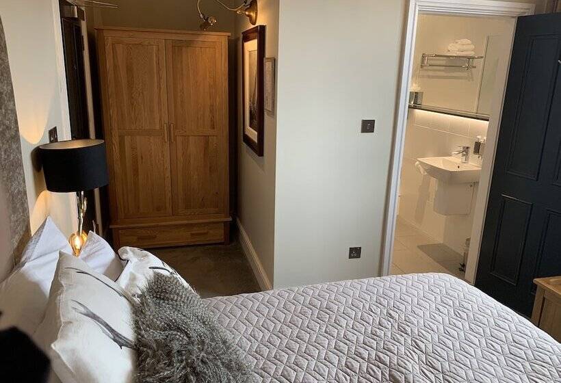 スタンダードルーム, The Wheatsheaf Hotel, Sandbach