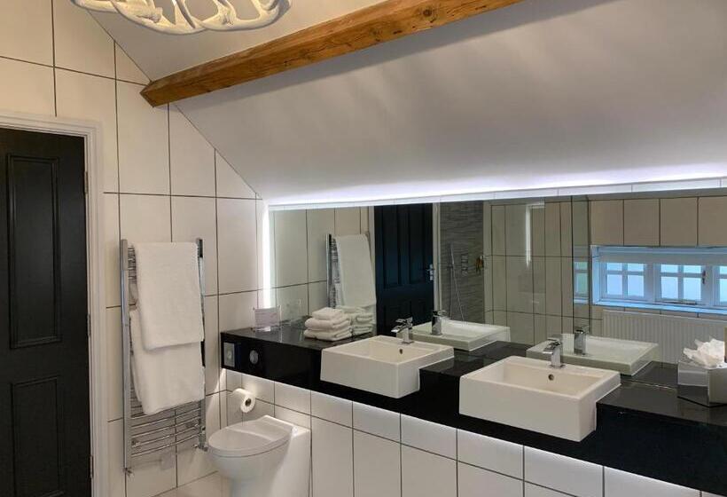 キングサイズベッドのスーペリアルーム, The Wheatsheaf Hotel, Sandbach