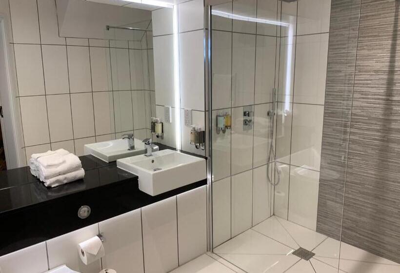 キングサイズベッドのスーペリアルーム, The Wheatsheaf Hotel, Sandbach