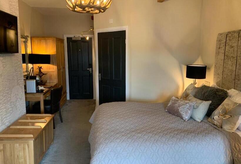 キングサイズベッドのスーペリアルーム, The Wheatsheaf Hotel, Sandbach
