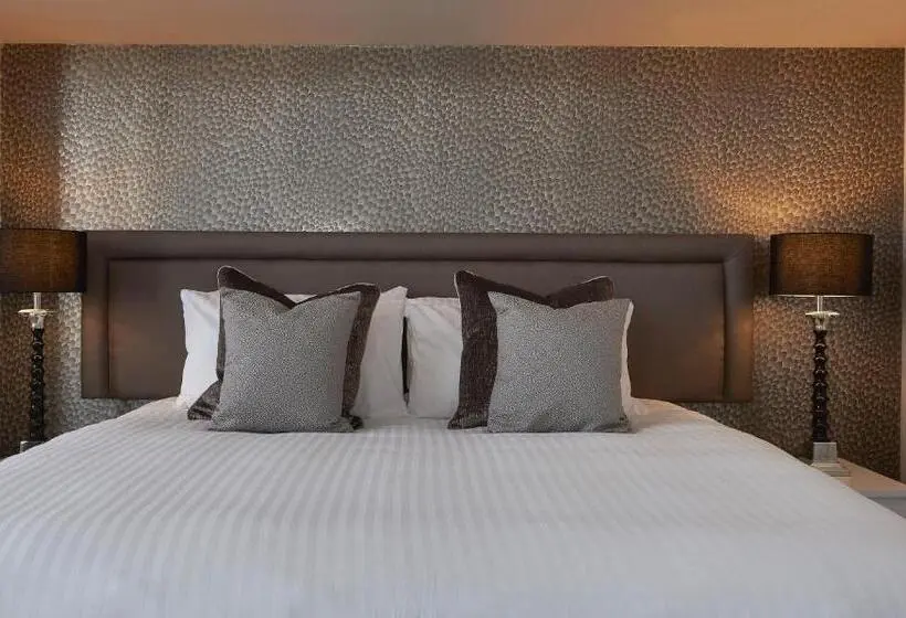 Deluxe Suite King Bed, Lanelay Hall Hotel & Spa