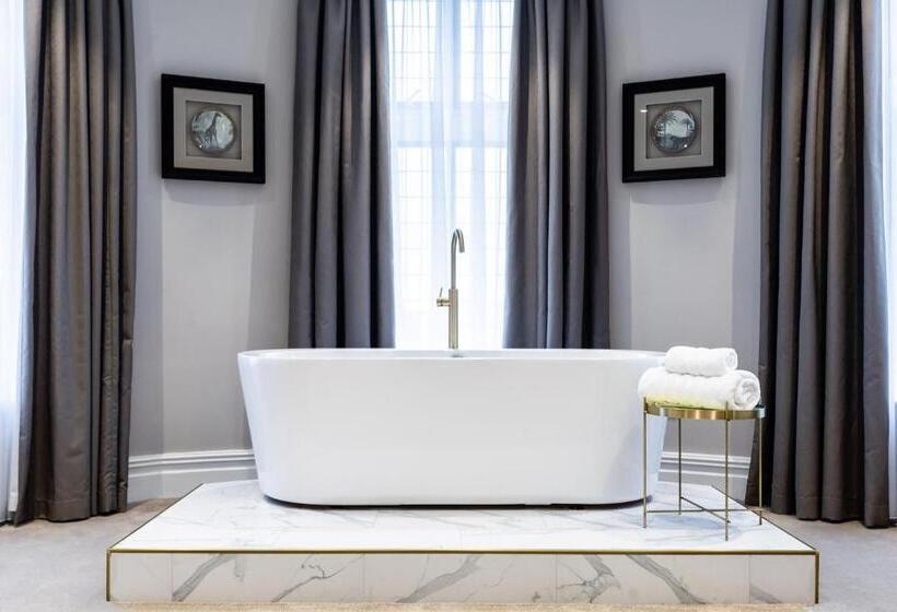 Люкс Deluxe Кровать Кинг, Lanelay Hall Hotel & Spa