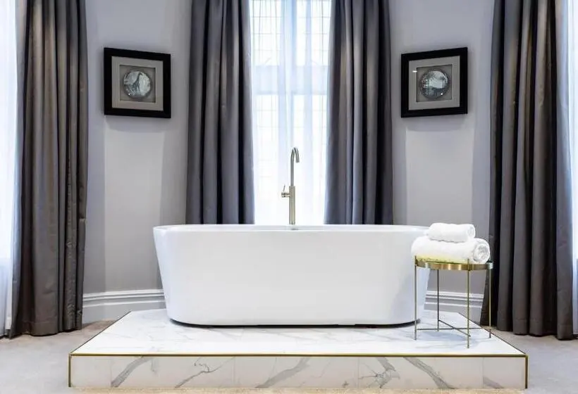 Deluxe Suite King Bed, Lanelay Hall Hotel & Spa