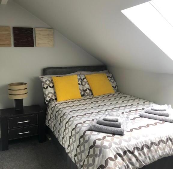 חדר מוזל מקלחת משותפת, Armada Guesthouse