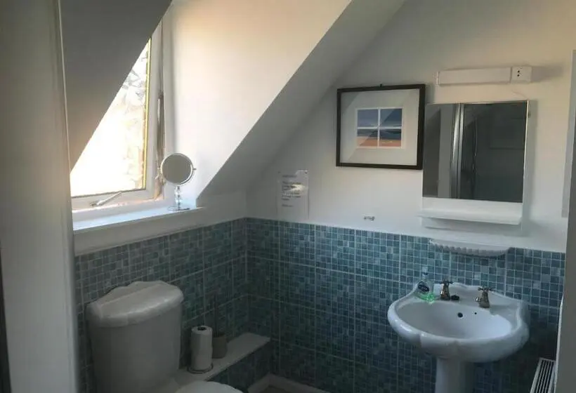 اتاق استاندارد یک نفره, Strathallan B&b