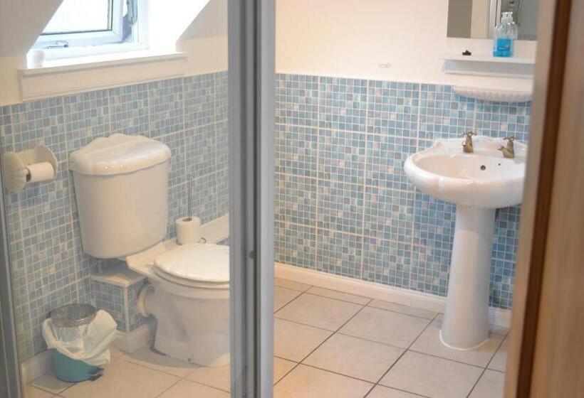 Pokój Rodzinny, Strathallan B&b