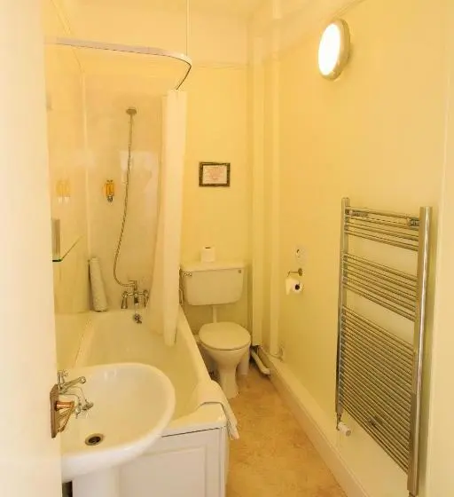 キングサイズベッドのスタンダードルーム, Bridge Guest House