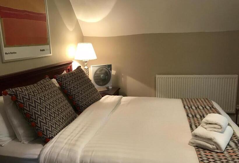 غرفة عائلية, The Black Swan Inn