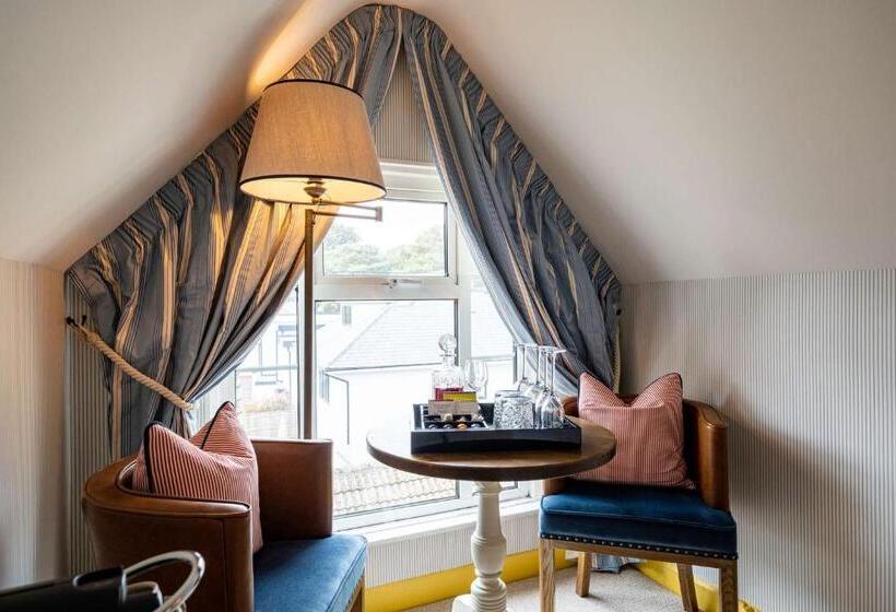 חדר בסיסי, The Canford