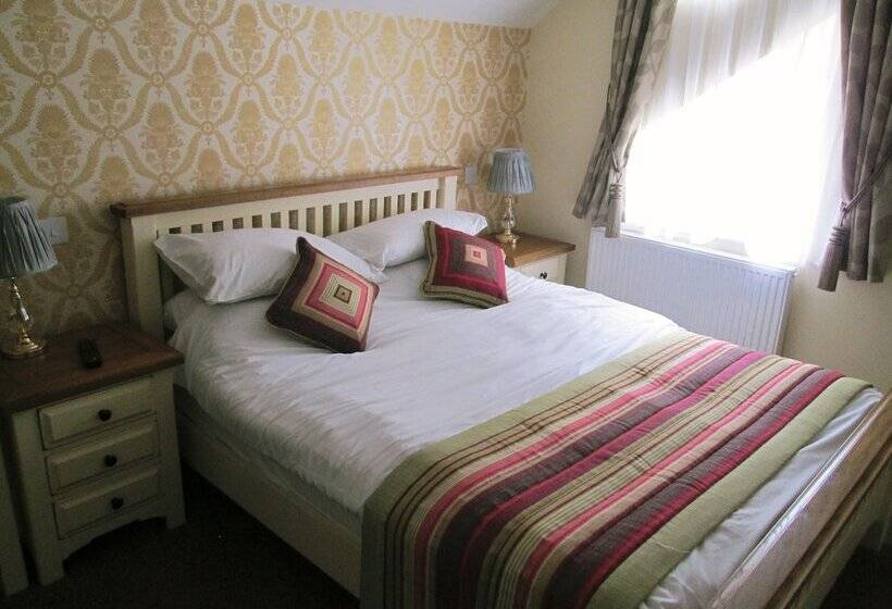 家庭间, The Green Dragon