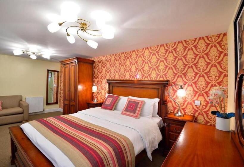 家庭间, The Green Dragon