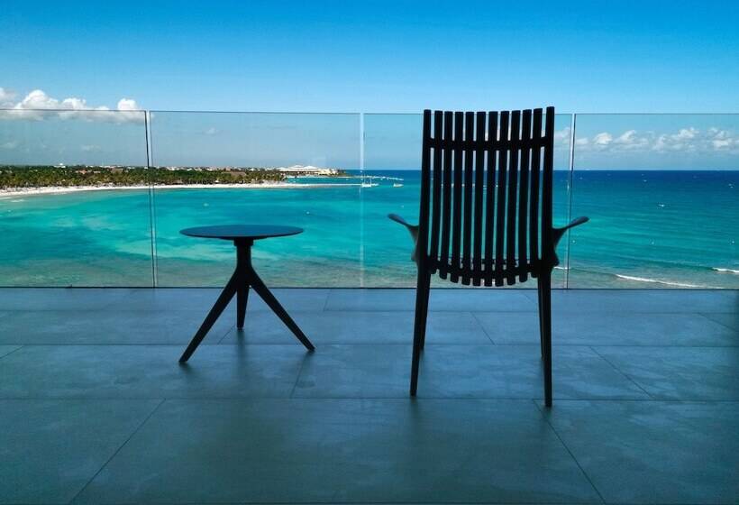 جناح جونيور بريميوم مطل على البحر, Barcelo Maya Riviera  All Inclusive Adults Only