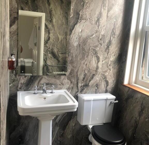 اتاق استاندارد, Avenue House