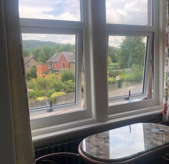 اتاق استاندارد, Avenue House