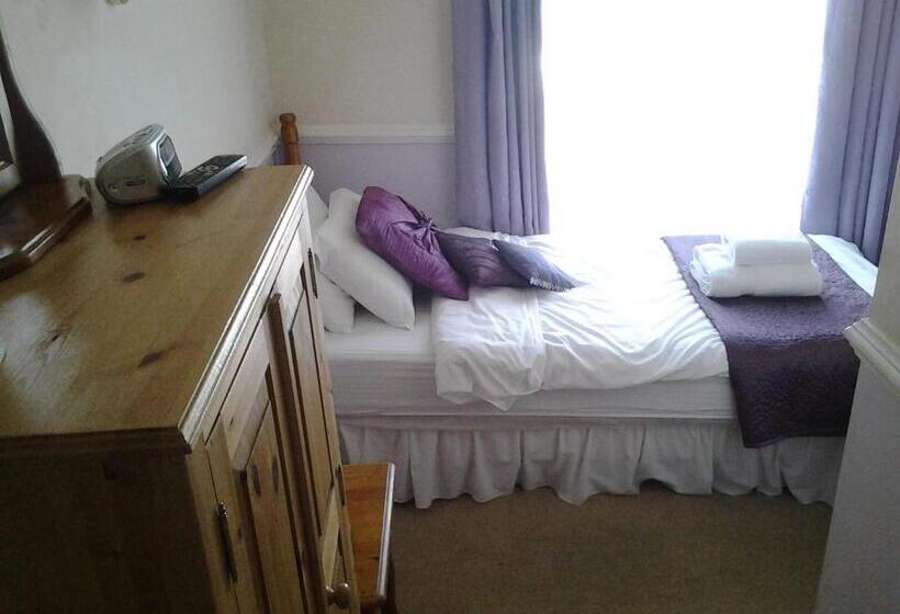 اتاق استاندارد یک نفره, No. 9 Guest House