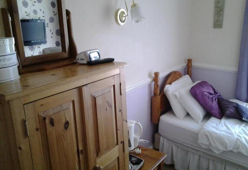 اتاق استاندارد یک نفره, No. 9 Guest House