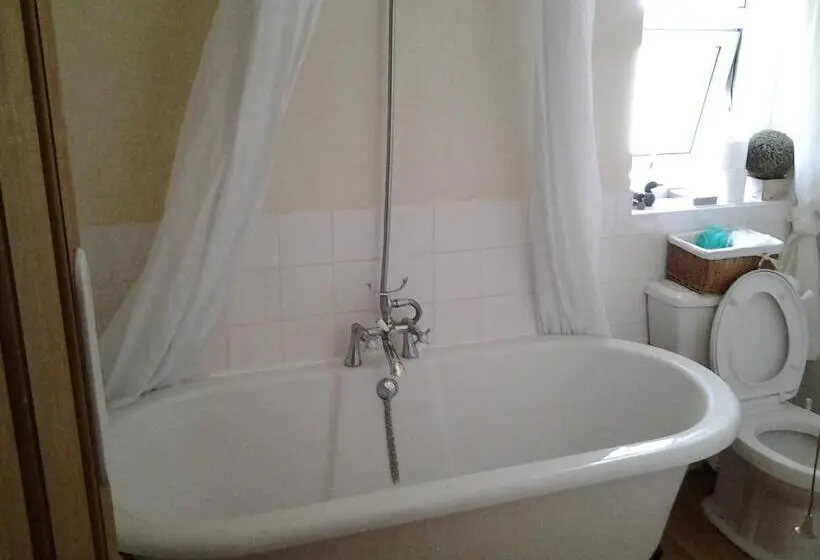 ファミリールーム, No. 9 Guest House