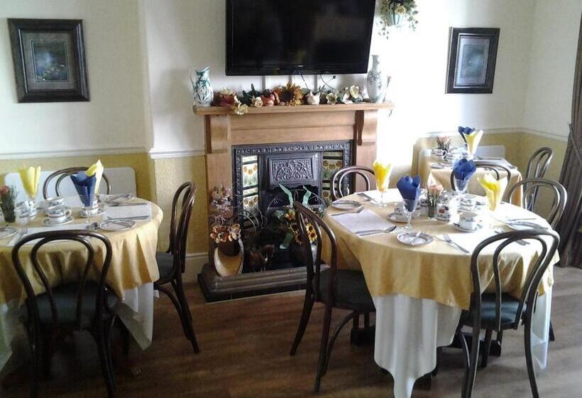 اتاق لوکس با تخت بزرگ, No. 9 Guest House