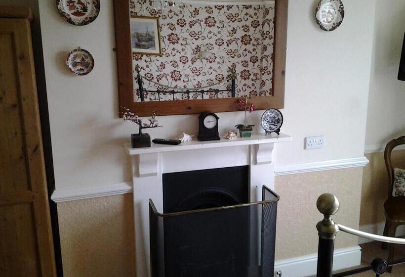 اتاق استاندارد, No. 9 Guest House