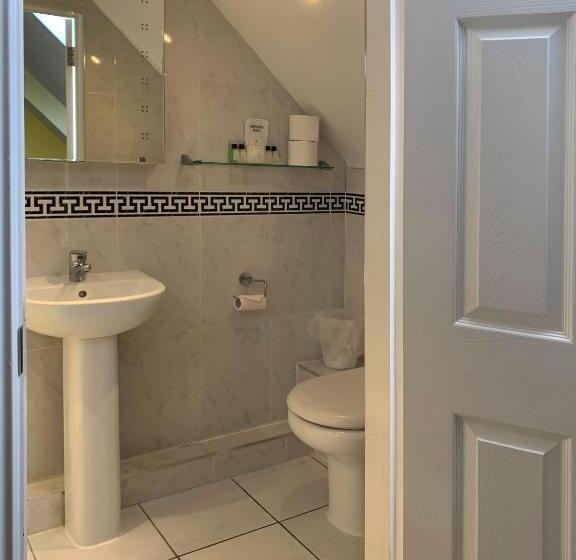 Семейный Номер, New Inn   Dorchester