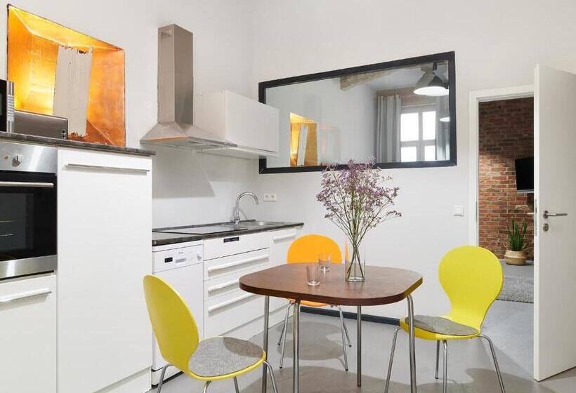 דירת חדר, Old Printing House