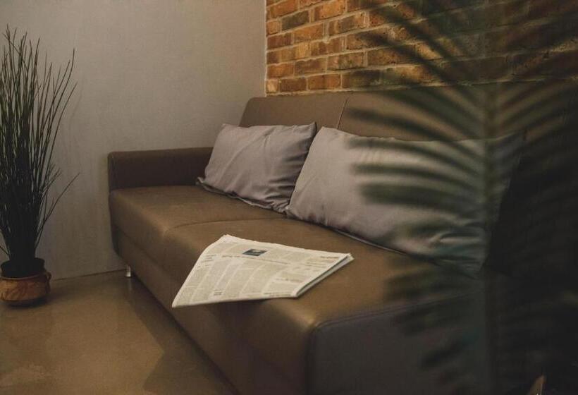 דירת שלושה חדרים, Old Printing House