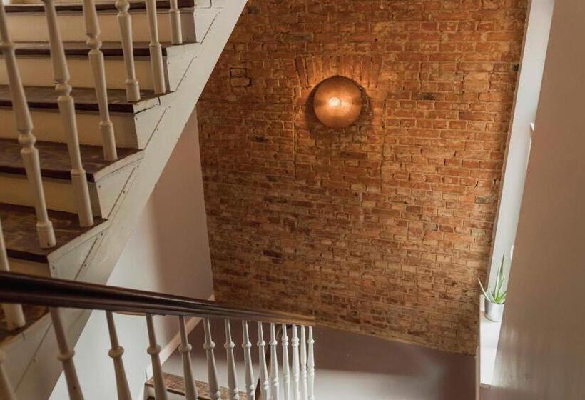 דירת חדר דלוקס, Old Printing House