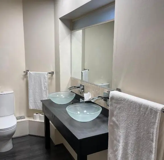 اتاق لوکس چهار تخته, Arrandale Lodge