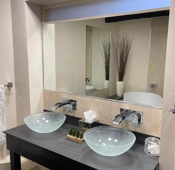 اتاق لوکس چهار تخته, Arrandale Lodge